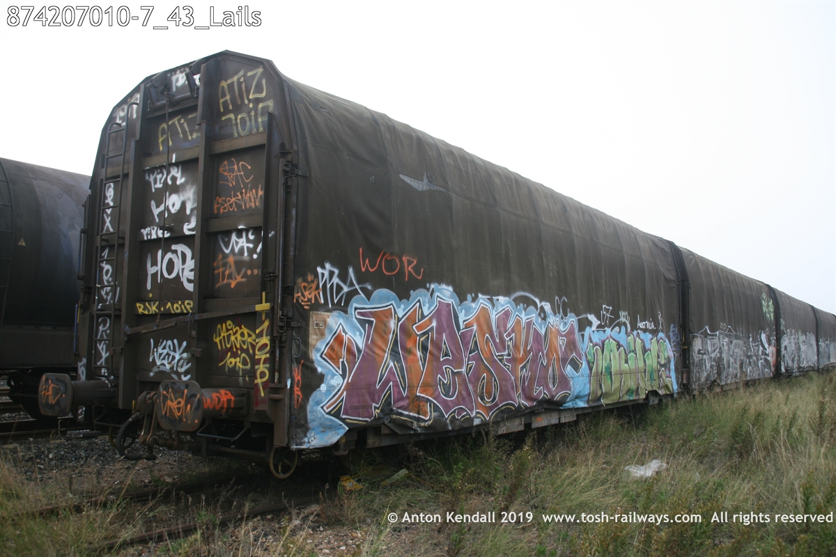 874207010-7_43_Lails.JPG